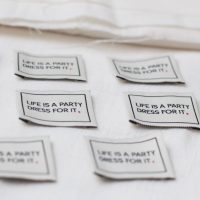 Life is a party x8 – Image 3
